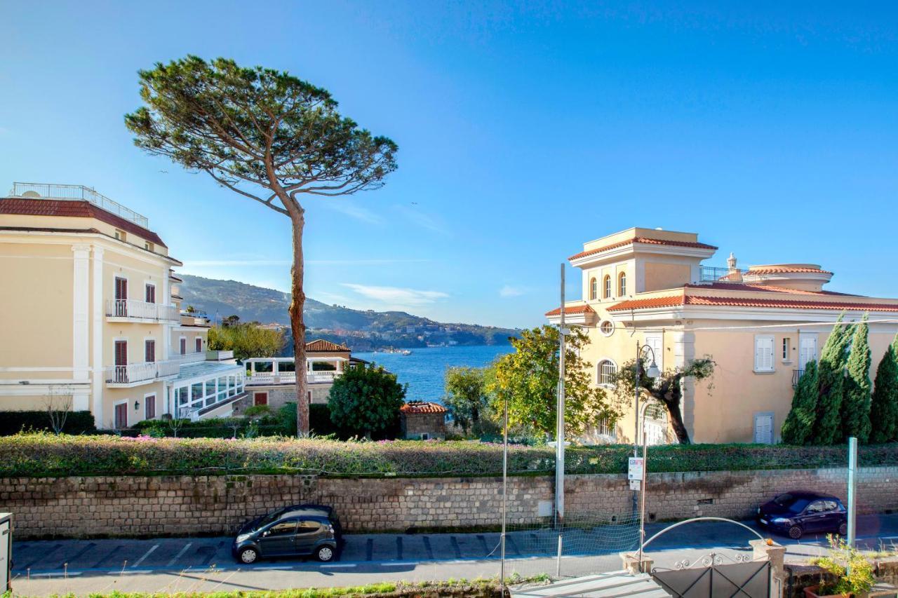 Porto Salvo Hotel Сант'Агнело Екстериор снимка