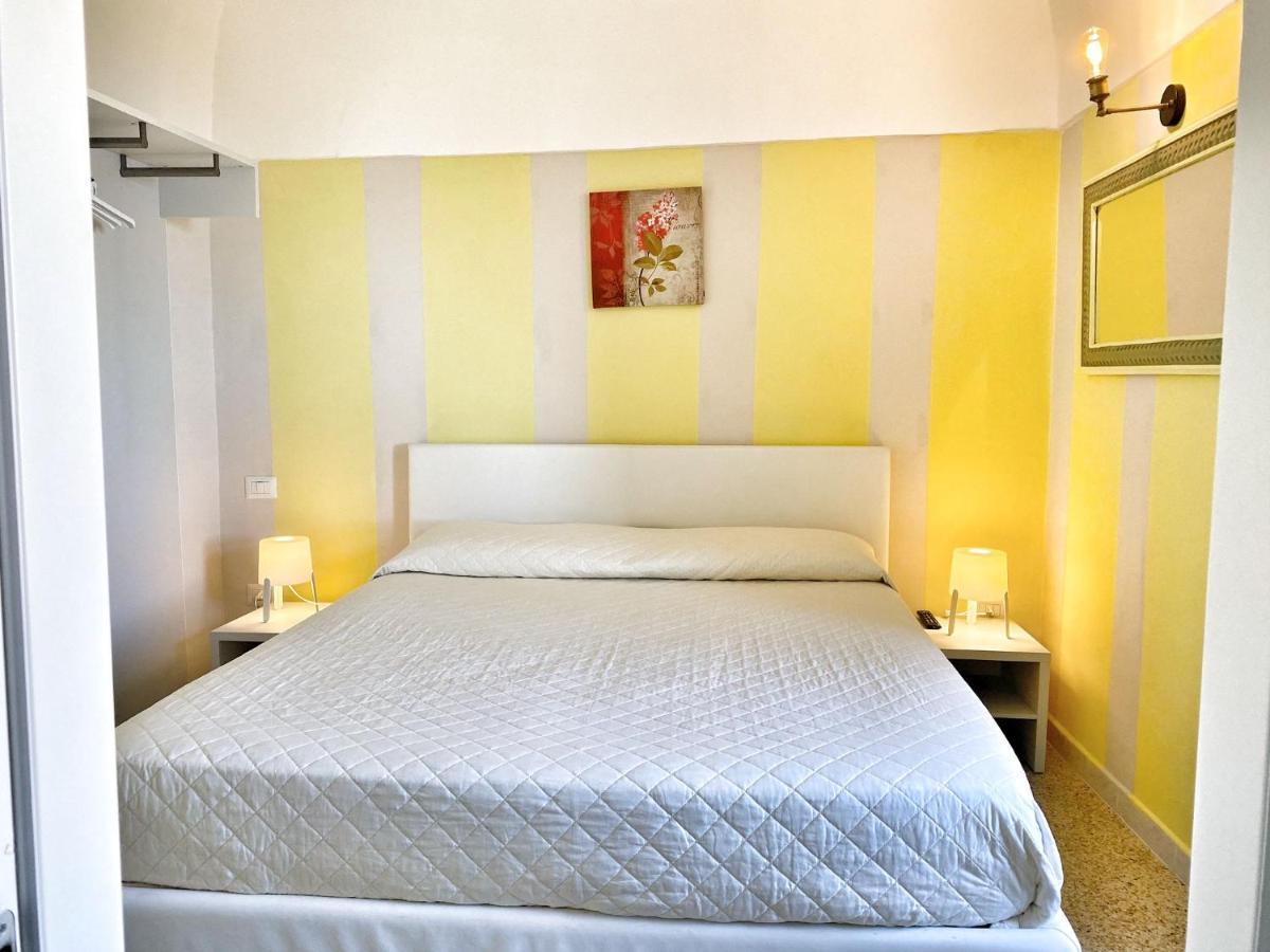 Porto Salvo Hotel Сант'Агнело Екстериор снимка