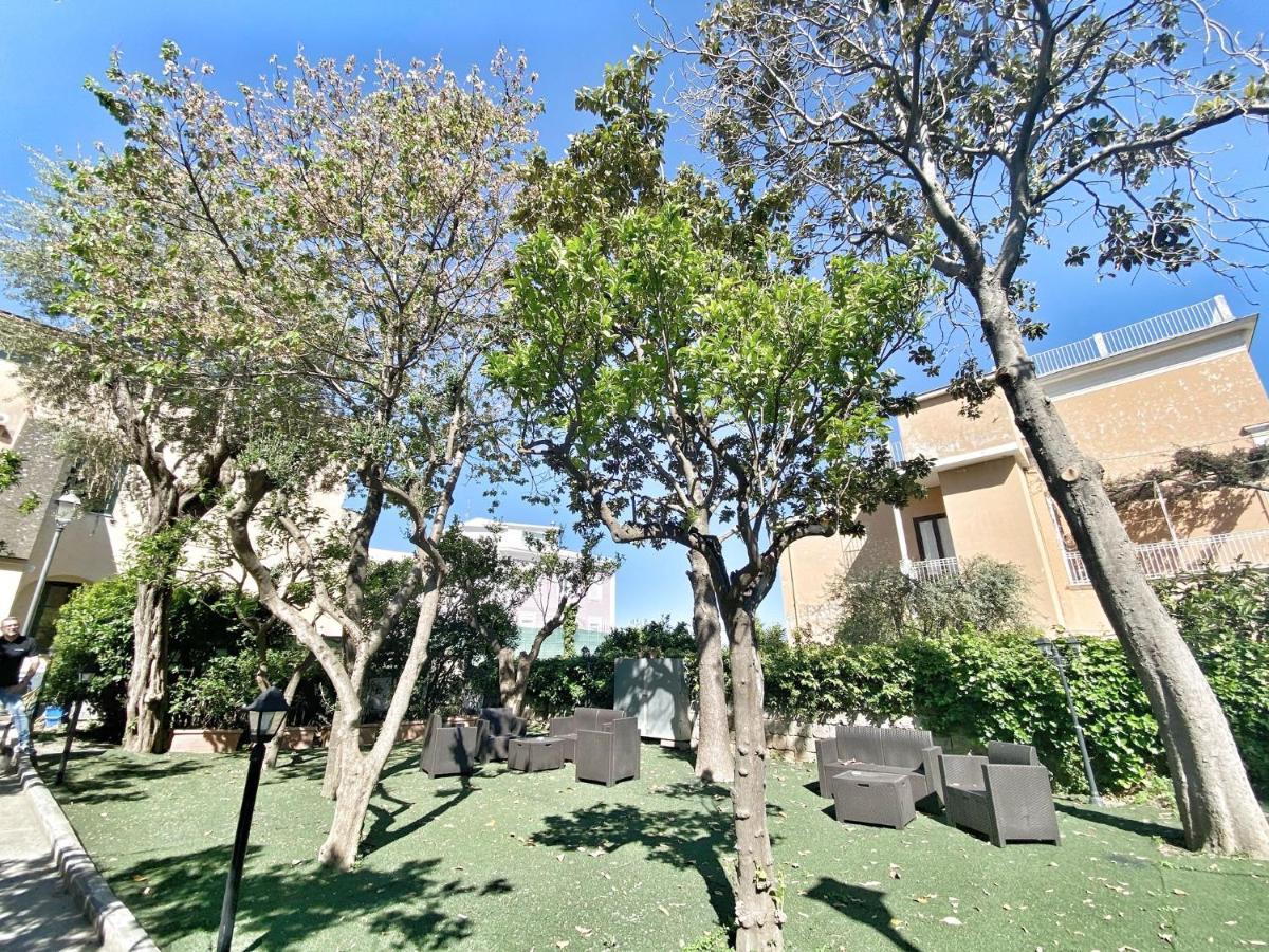 Porto Salvo Hotel Сант'Агнело Екстериор снимка