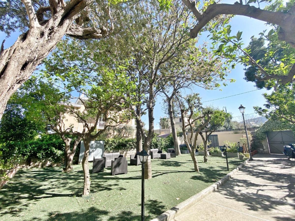 Porto Salvo Hotel Сант'Агнело Екстериор снимка