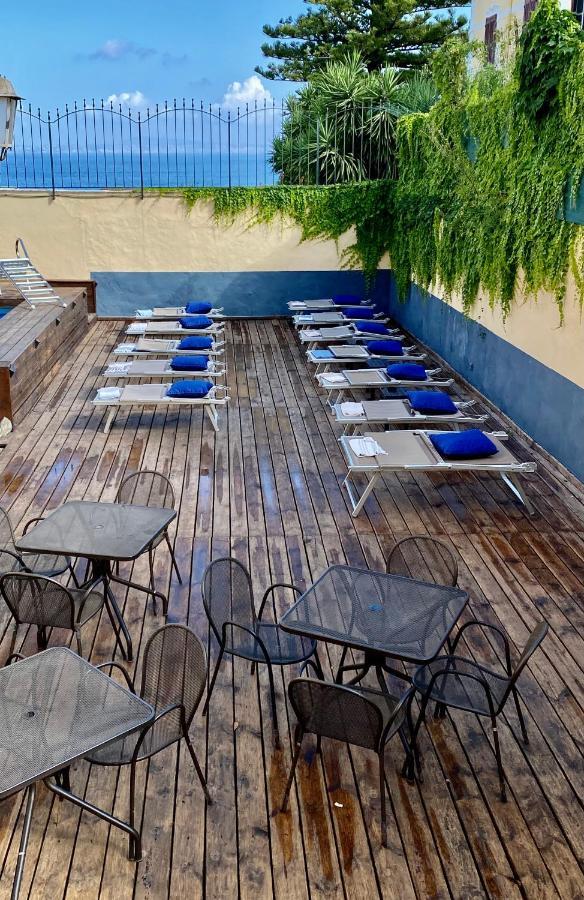Porto Salvo Hotel Сант'Агнело Екстериор снимка